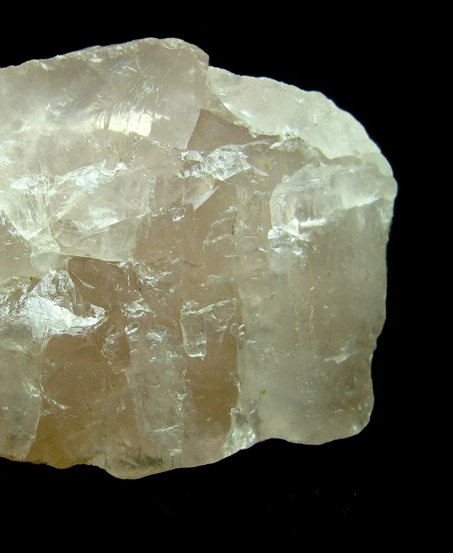 Pierre brute illustrant Quartz rose